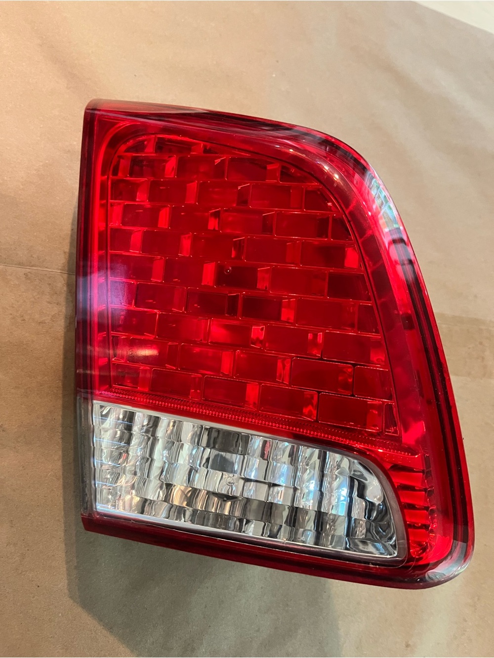 2011-2013 Kia Sorento Rear Lift Gate Inner Driver-Side Tail Light
